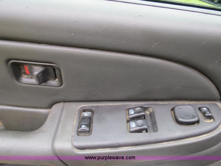 image for item B4912 2004 Chevrolet Silverado 1500 Ext. Cab pickup truck