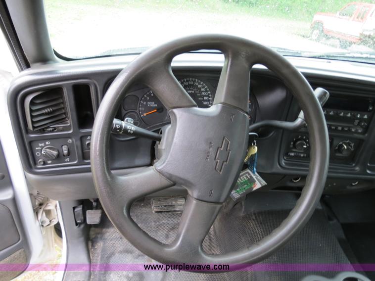 image for item B4912 2004 Chevrolet Silverado 1500 Ext. Cab pickup truck