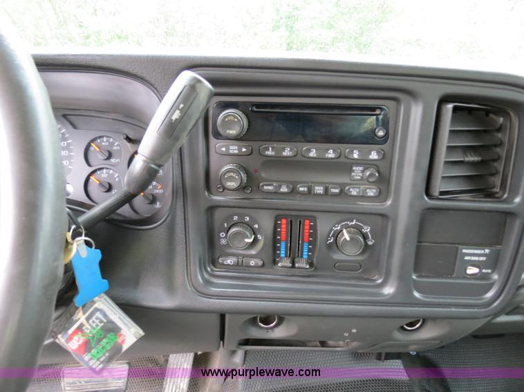 image for item B4912 2004 Chevrolet Silverado 1500 Ext. Cab pickup truck