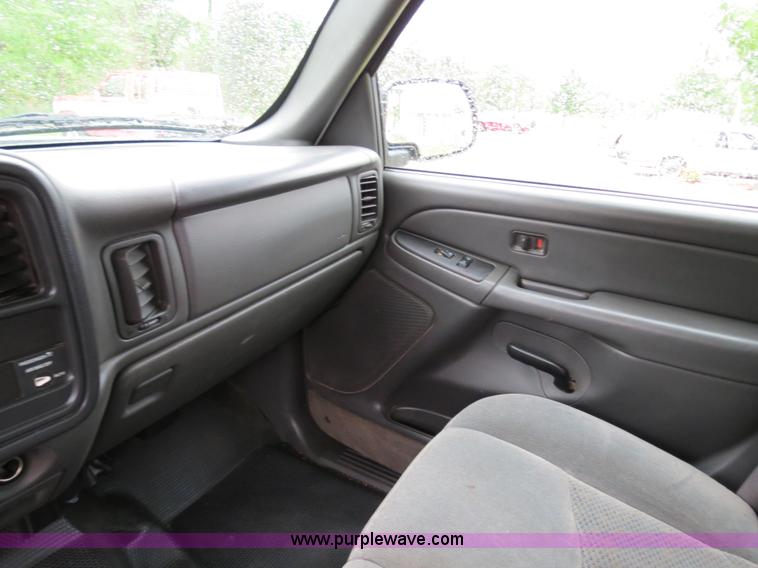 image for item B4912 2004 Chevrolet Silverado 1500 Ext. Cab pickup truck