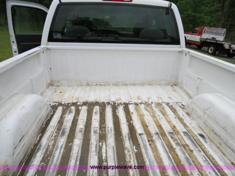 image for item B4912 2004 Chevrolet Silverado 1500 Ext. Cab pickup truck