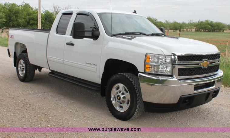 image for item C3853 2011 Chevrolet Silverado 2500HD Ext. Cab pickup truck