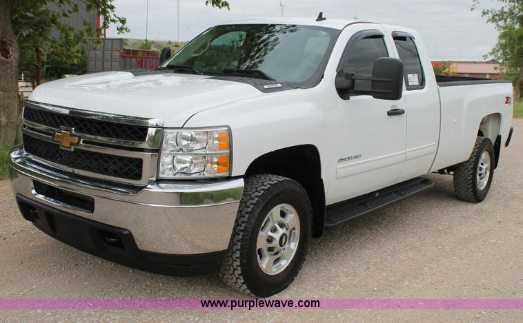 image for item C3853 2011 Chevrolet Silverado 2500HD Ext. Cab pickup truck