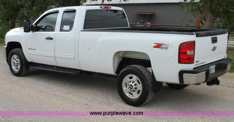 image for item C3853 2011 Chevrolet Silverado 2500HD Ext. Cab pickup truck