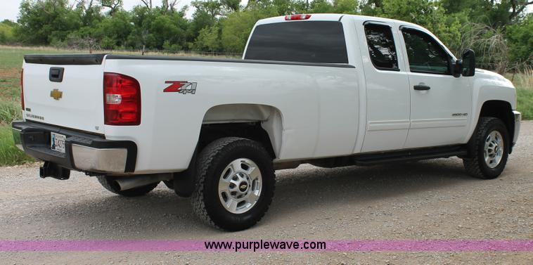 image for item C3853 2011 Chevrolet Silverado 2500HD Ext. Cab pickup truck