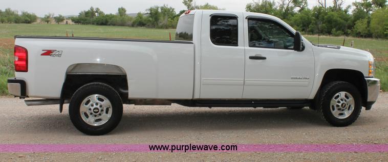 image for item C3853 2011 Chevrolet Silverado 2500HD Ext. Cab pickup truck