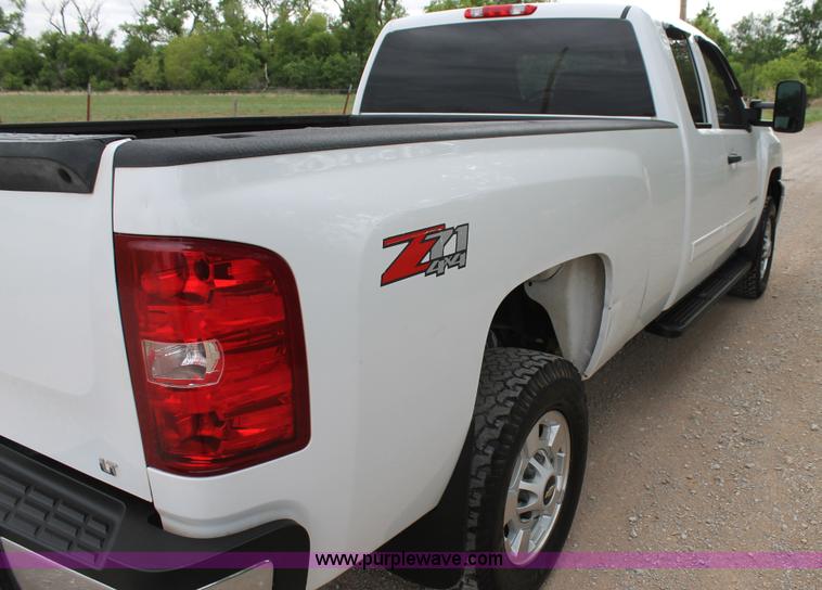 image for item C3853 2011 Chevrolet Silverado 2500HD Ext. Cab pickup truck