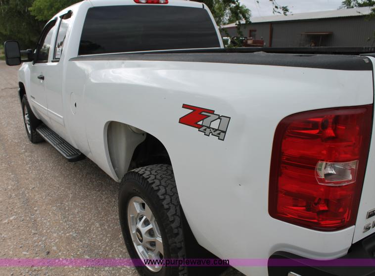 image for item C3853 2011 Chevrolet Silverado 2500HD Ext. Cab pickup truck