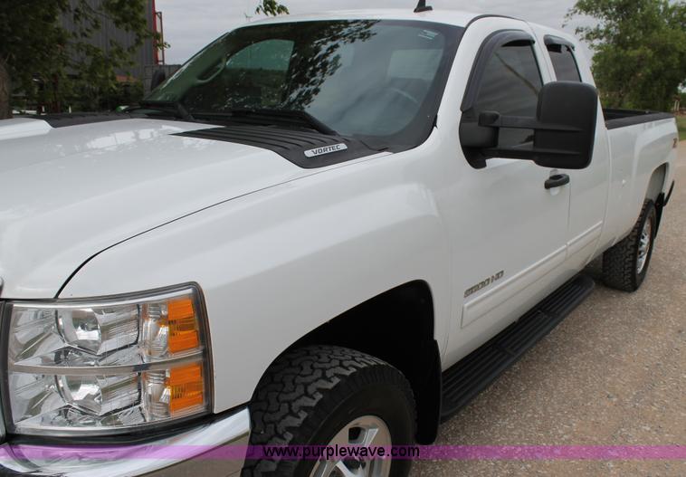 image for item C3853 2011 Chevrolet Silverado 2500HD Ext. Cab pickup truck