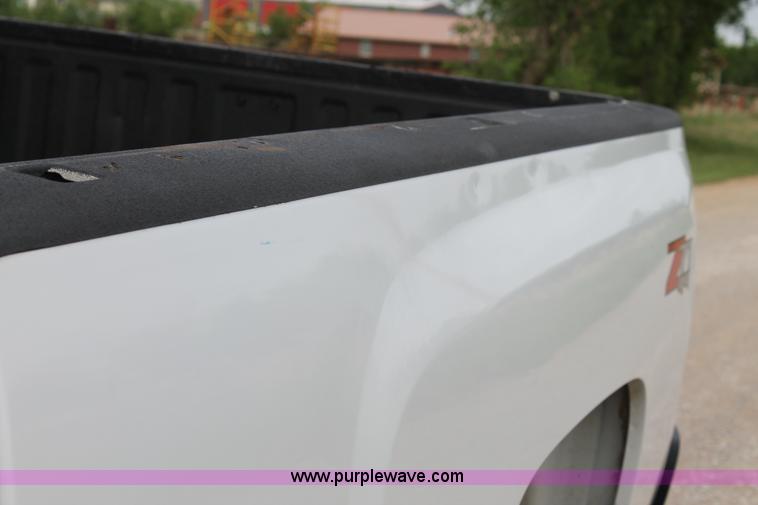 image for item C3853 2011 Chevrolet Silverado 2500HD Ext. Cab pickup truck