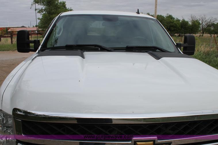 image for item C3853 2011 Chevrolet Silverado 2500HD Ext. Cab pickup truck