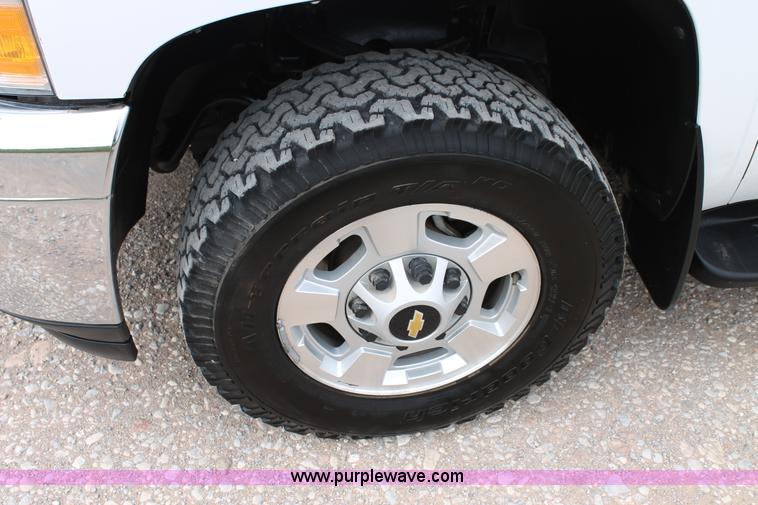 image for item C3853 2011 Chevrolet Silverado 2500HD Ext. Cab pickup truck