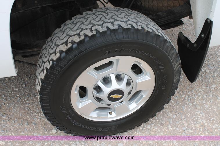 image for item C3853 2011 Chevrolet Silverado 2500HD Ext. Cab pickup truck