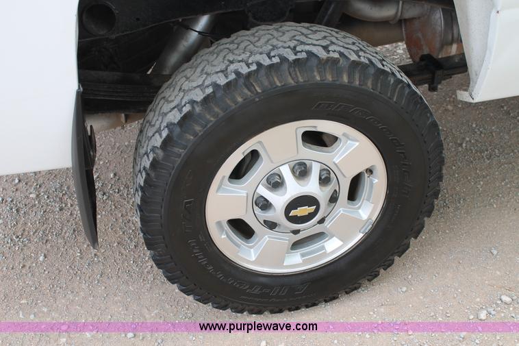 image for item C3853 2011 Chevrolet Silverado 2500HD Ext. Cab pickup truck