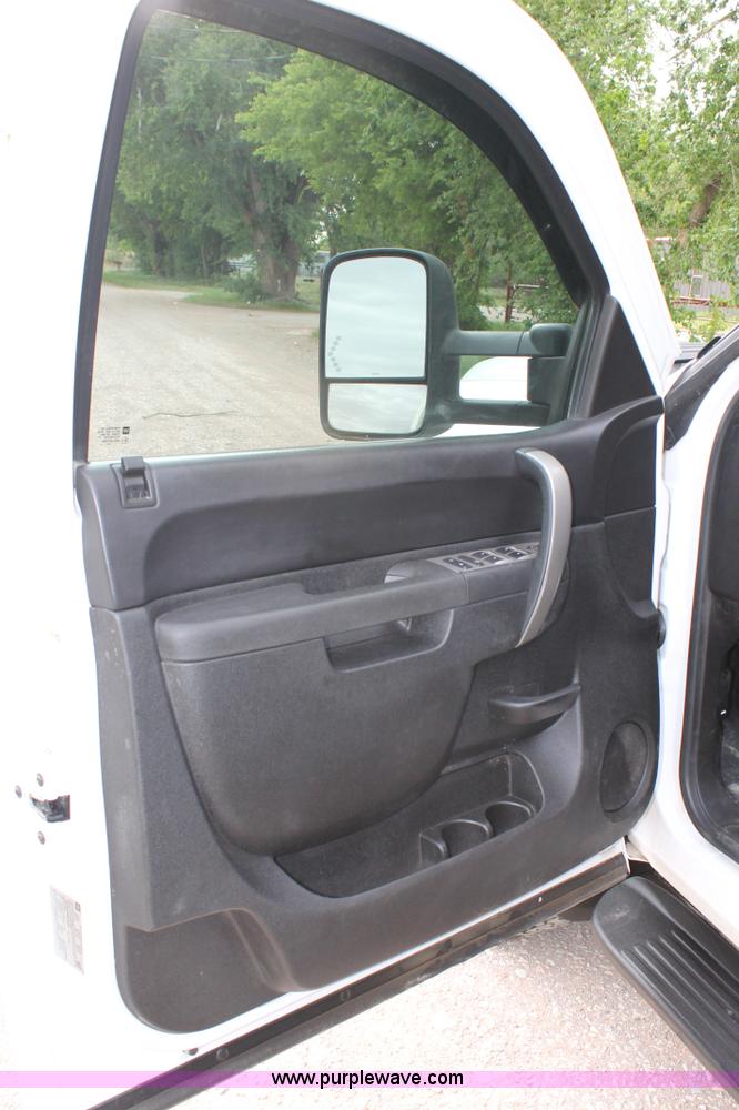 image for item C3853 2011 Chevrolet Silverado 2500HD Ext. Cab pickup truck