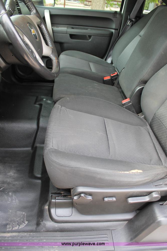 image for item C3853 2011 Chevrolet Silverado 2500HD Ext. Cab pickup truck