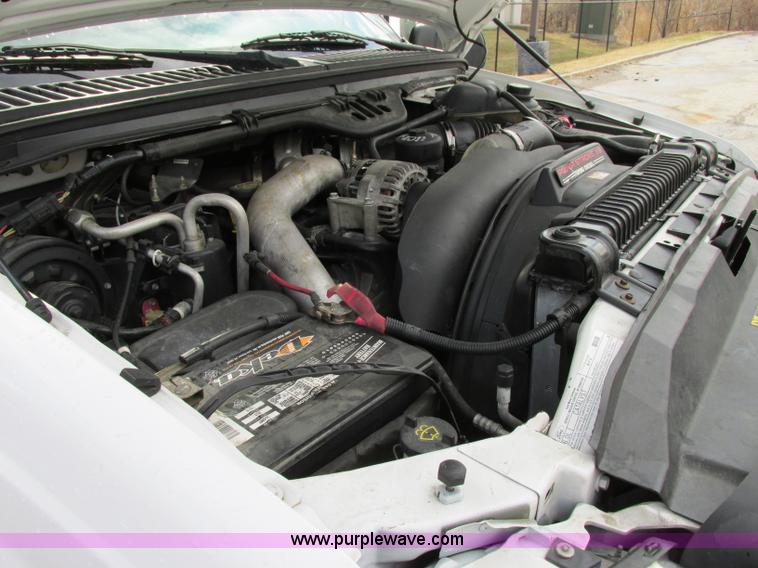 image for item F4867 2005 Ford F250 Super Duty XL pickup truck