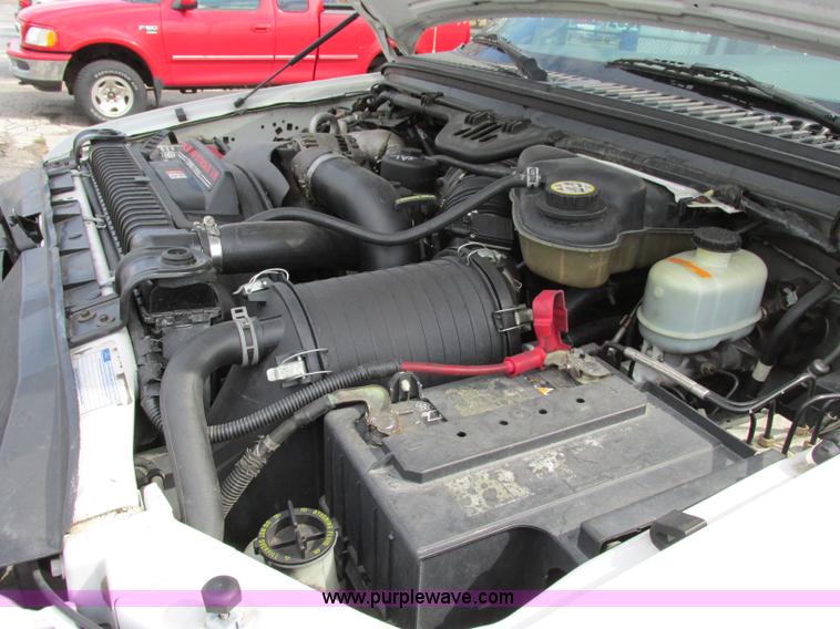 image for item F4867 2005 Ford F250 Super Duty XL pickup truck