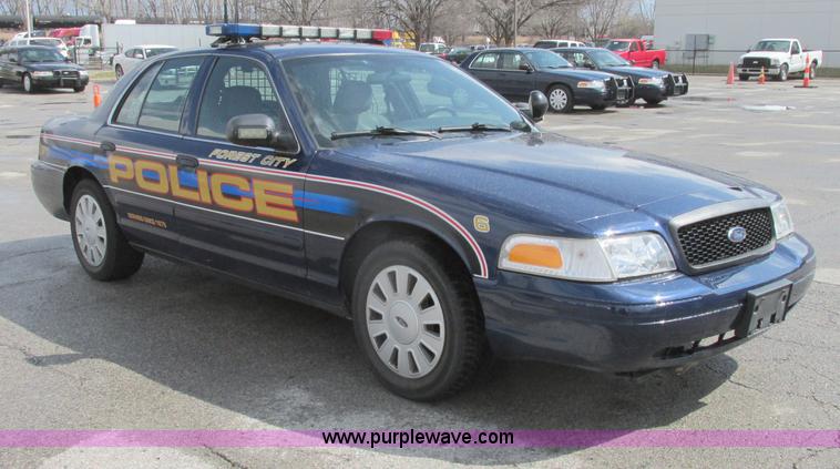 image for item F4870 2006 Ford Crown Victoria Police Interceptor