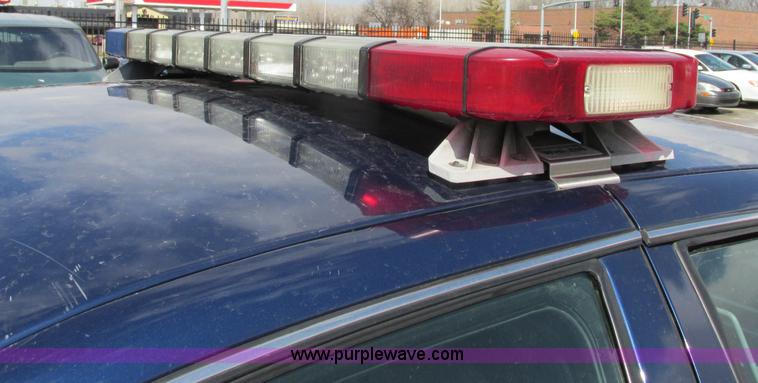 image for item F4870 2006 Ford Crown Victoria Police Interceptor