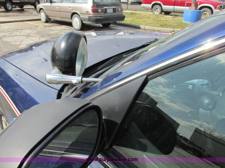 image for item F4870 2006 Ford Crown Victoria Police Interceptor