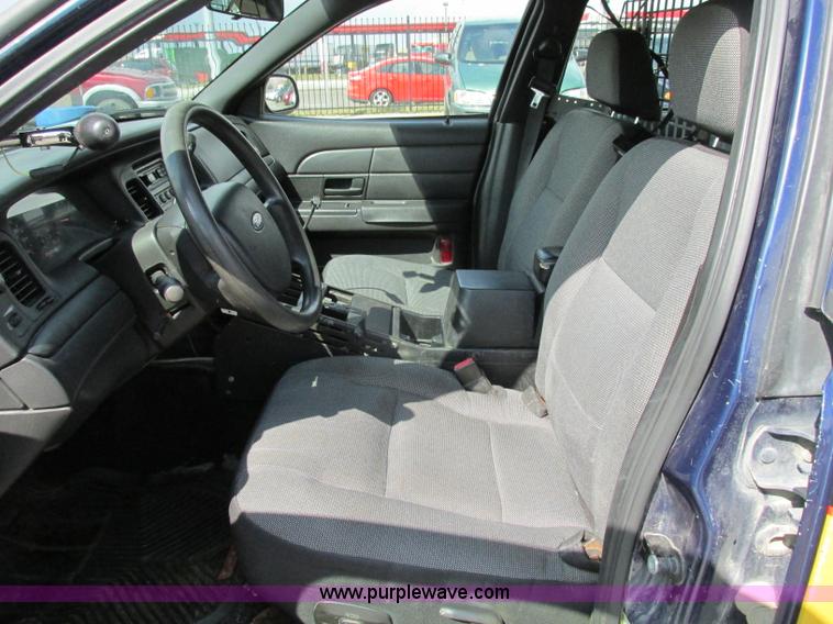 image for item F4870 2006 Ford Crown Victoria Police Interceptor