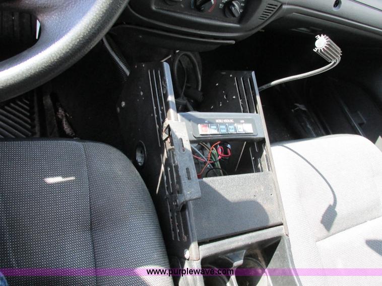 image for item F4870 2006 Ford Crown Victoria Police Interceptor