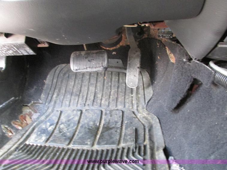 image for item F4870 2006 Ford Crown Victoria Police Interceptor