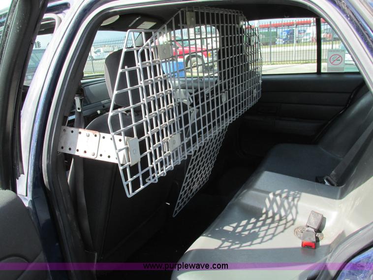 image for item F4870 2006 Ford Crown Victoria Police Interceptor