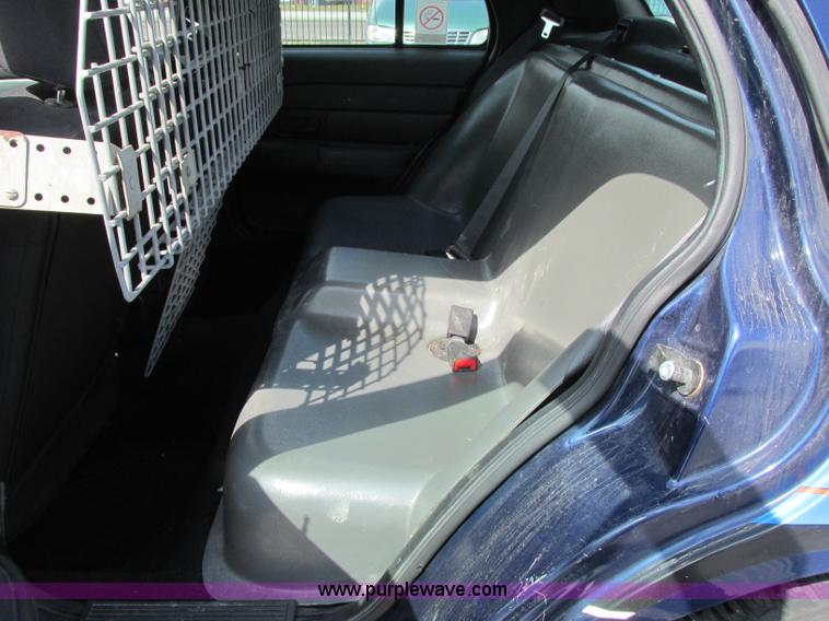 image for item F4870 2006 Ford Crown Victoria Police Interceptor