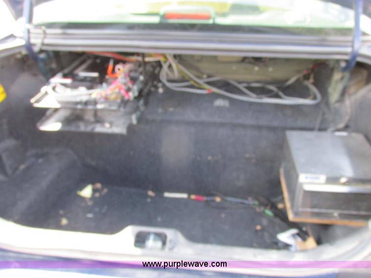image for item F4870 2006 Ford Crown Victoria Police Interceptor