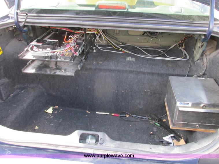 image for item F4870 2006 Ford Crown Victoria Police Interceptor