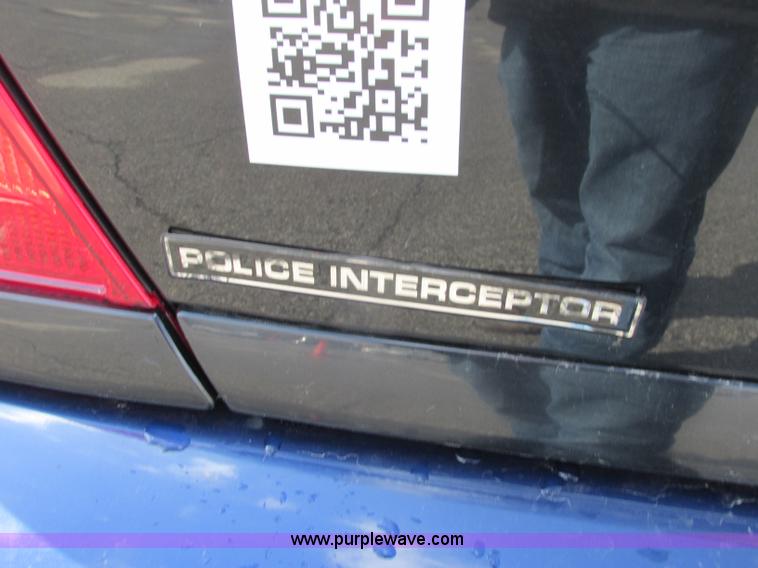image for item F4870 2006 Ford Crown Victoria Police Interceptor