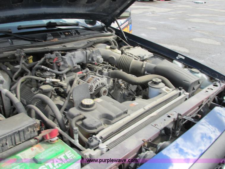 image for item F4870 2006 Ford Crown Victoria Police Interceptor