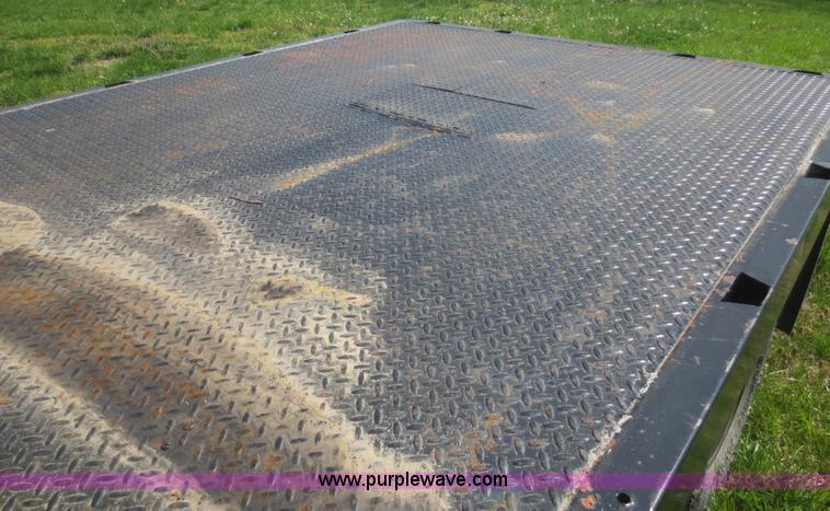 image for item F6905 1979 Ford F350 Custom flatbed pickup truck