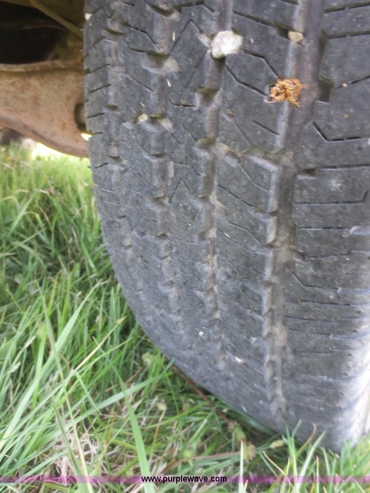 image for item F6905 1979 Ford F350 Custom flatbed pickup truck