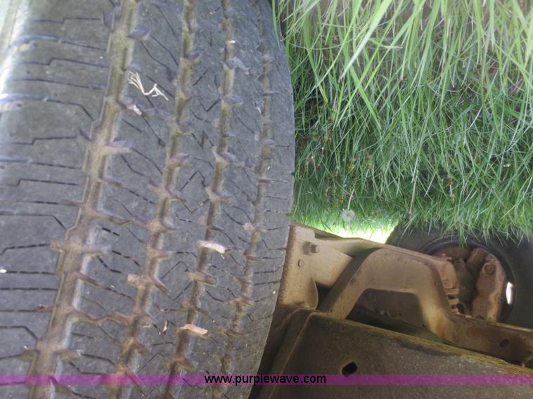 image for item F6905 1979 Ford F350 Custom flatbed pickup truck