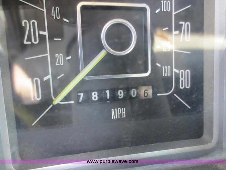 image for item F6905 1979 Ford F350 Custom flatbed pickup truck