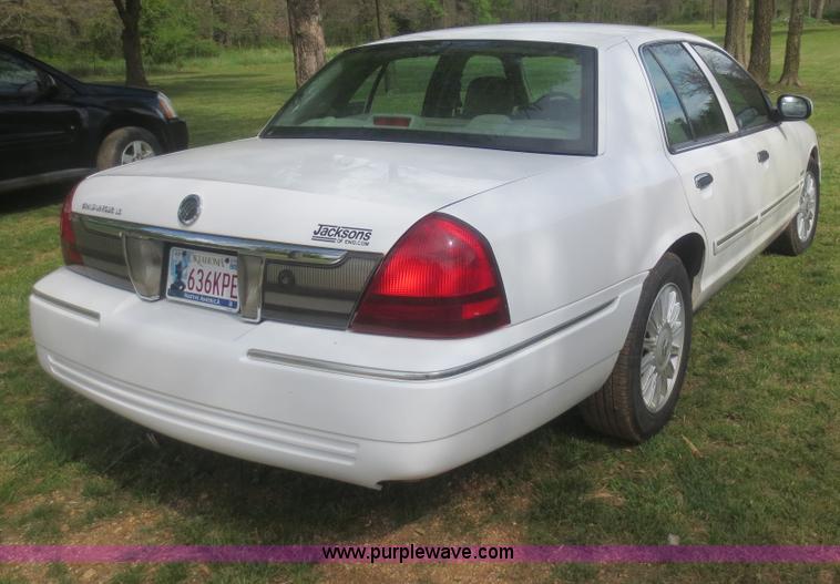 image for item F6910 2009 Mercury Grand Marquis LS Ultimate