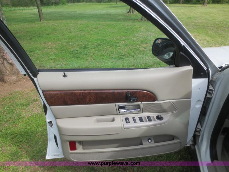 image for item F6910 2009 Mercury Grand Marquis LS Ultimate