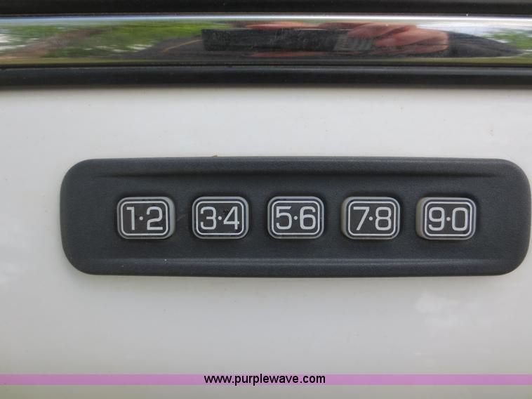 image for item F6910 2009 Mercury Grand Marquis LS Ultimate