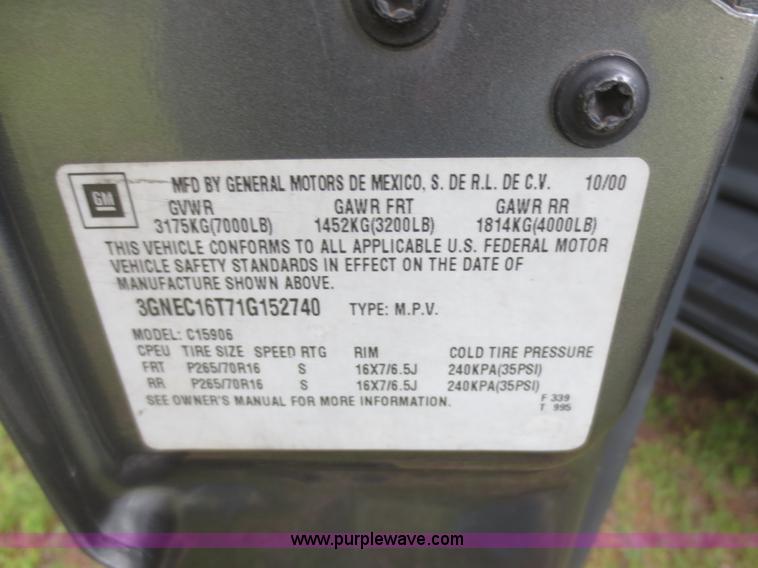 image for item F6913 2001 Chevrolet Suburban C1500 LS SUV