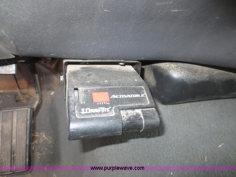 image for item F6915 2003 Ford F250 Super Duty Crew Cab pickup truck