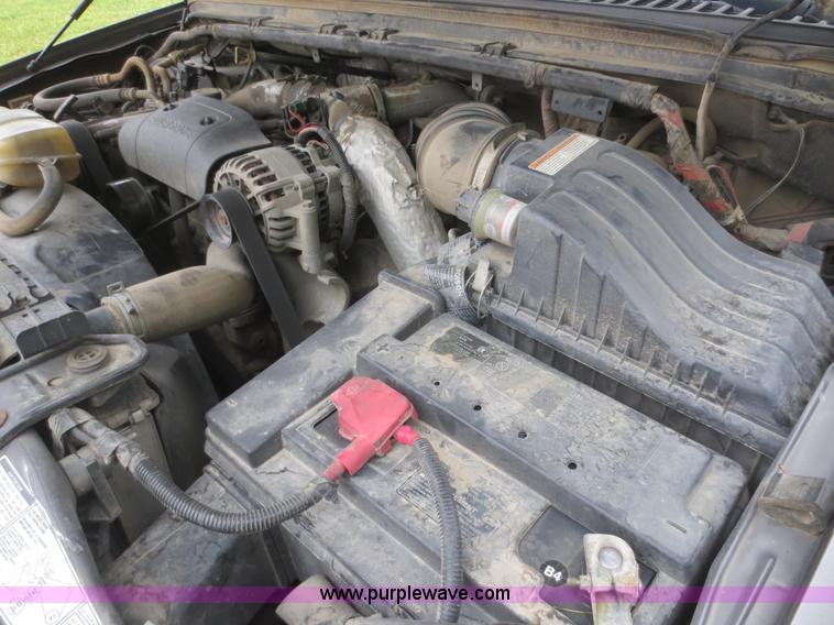 image for item F6915 2003 Ford F250 Super Duty Crew Cab pickup truck