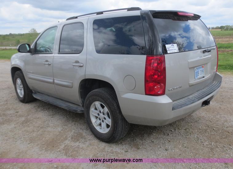 image for item F6921 2007 GMC Yukon SUV