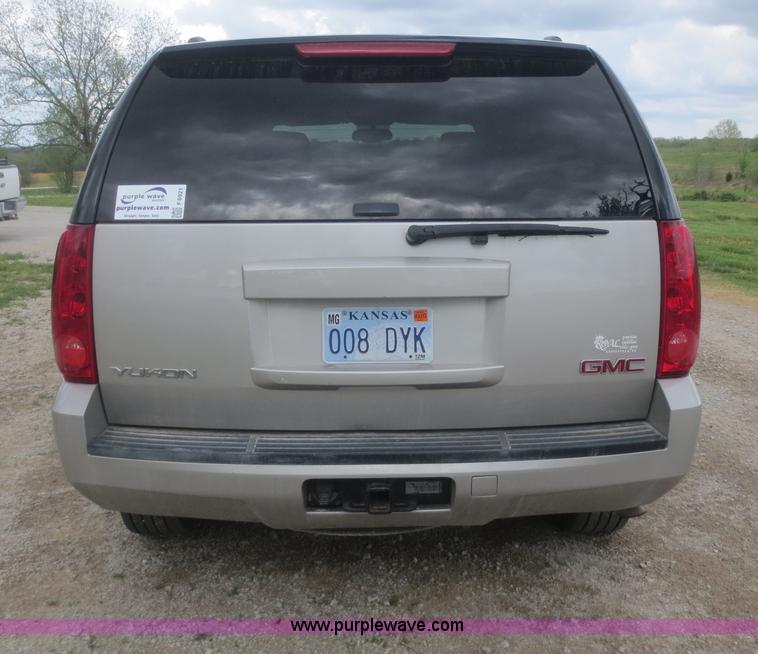 image for item F6921 2007 GMC Yukon SUV