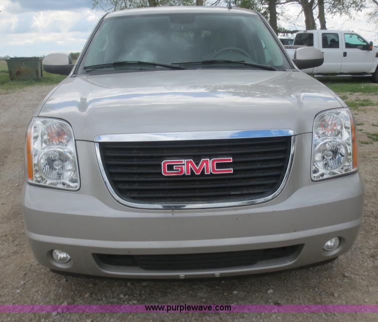 image for item F6921 2007 GMC Yukon SUV
