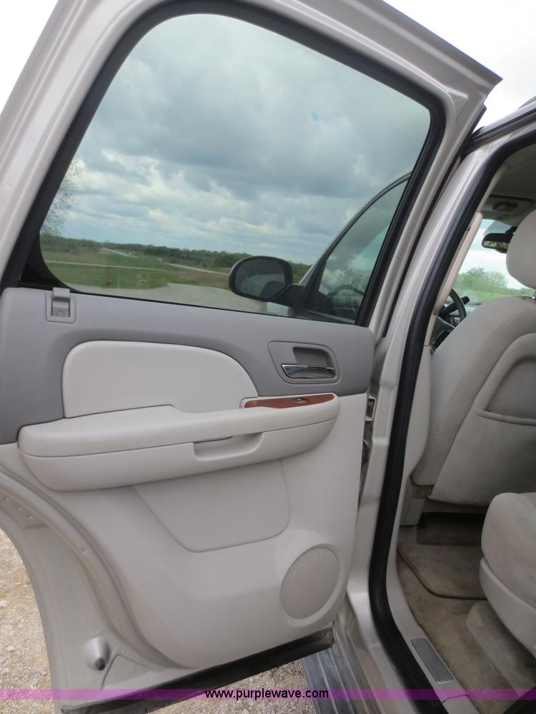 image for item F6921 2007 GMC Yukon SUV