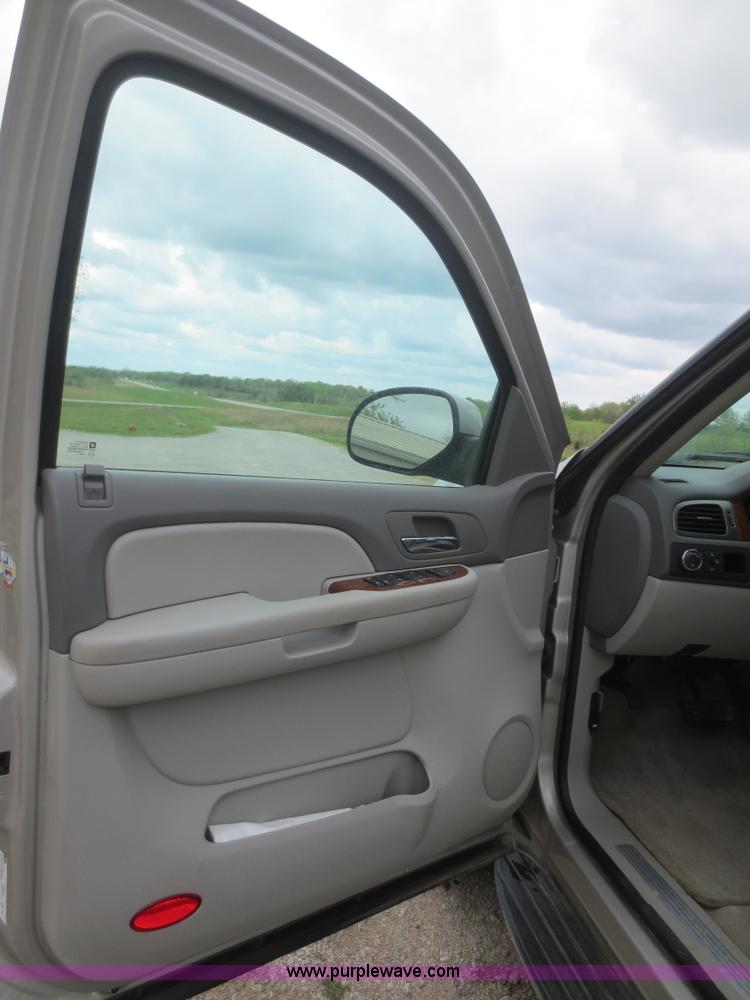 image for item F6921 2007 GMC Yukon SUV