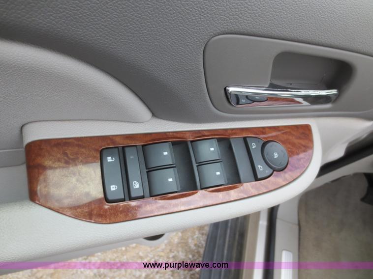 image for item F6921 2007 GMC Yukon SUV